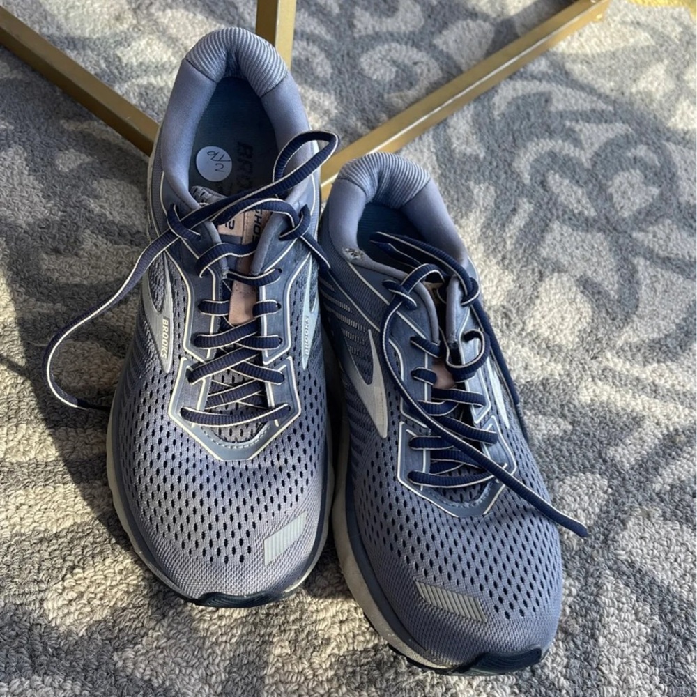 Brooks Ghost 12 Women’s shoe